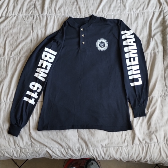 International Brotherhood of Electrical Workers ⚡ Long Sleeve LARGE Shirt NWOT - Picture 1 of 8